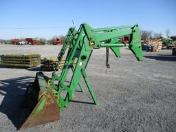 JOHN DEERE 640 LOADER W BRACKETS