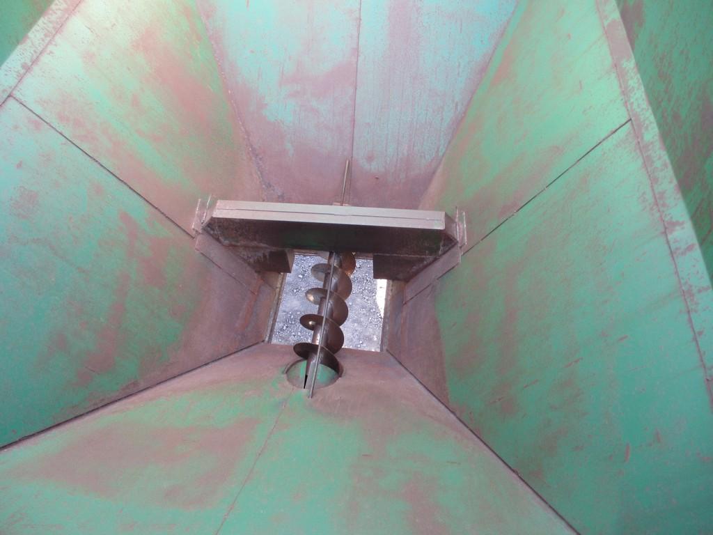 JOHN DEERE 1210A GRAIN CART