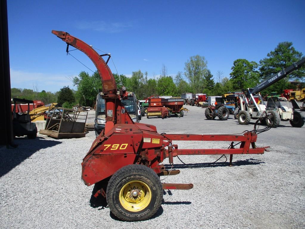 NEW HOLLAND 790 CHOPPER