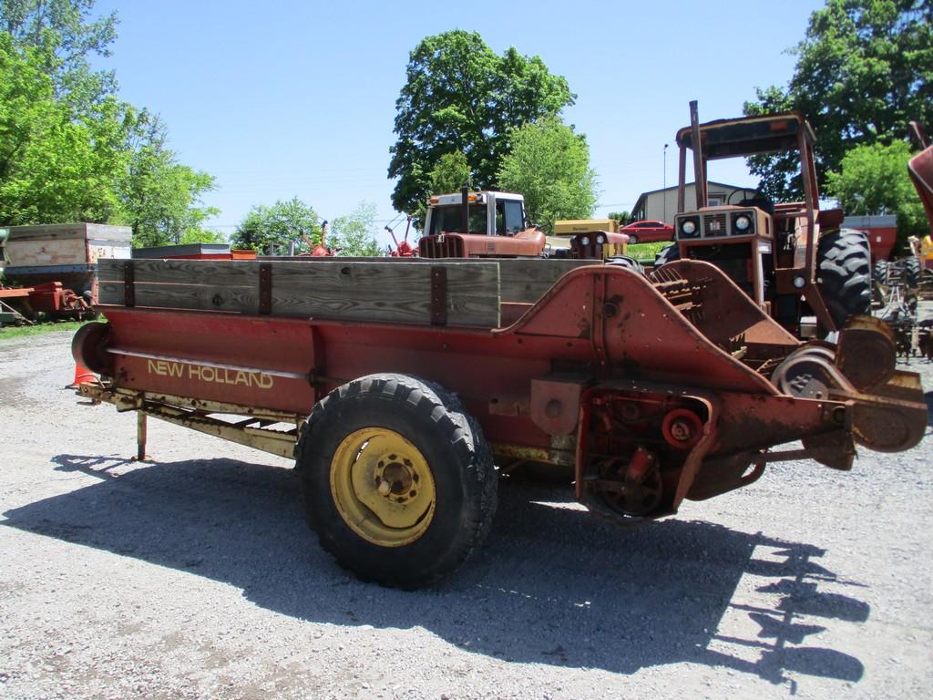 NEW HOLLAND 327 MANURE SPREADER
