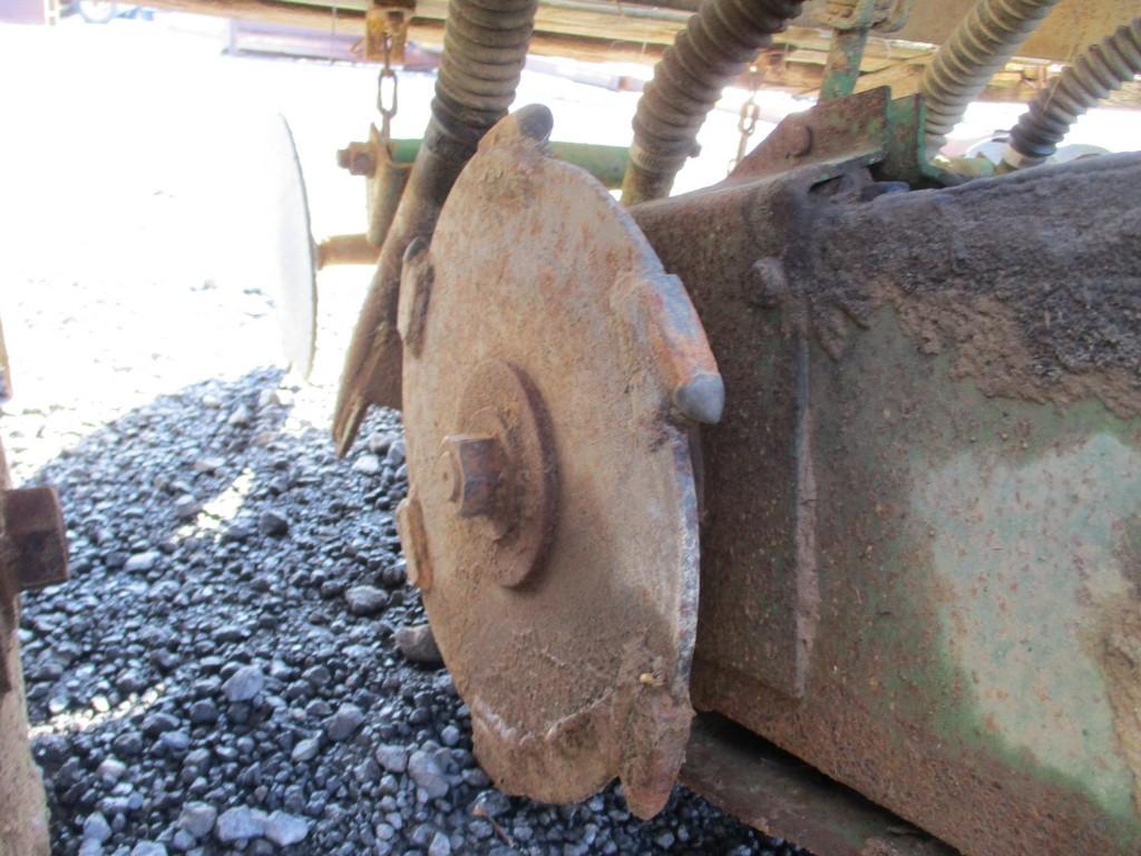 JOHN DEERE 1500 POWER TILL SEED DRILL