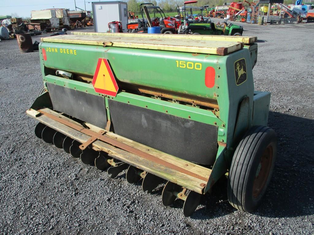 JOHN DEERE 1500 POWER TILL SEED DRILL