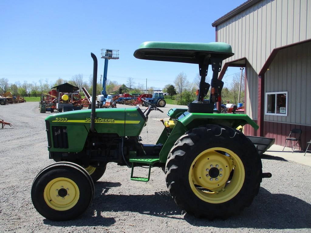 JOHN DEERE 5203 TRACTOR