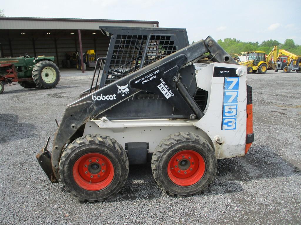 BOBCAT 7753 SKIDSTEER