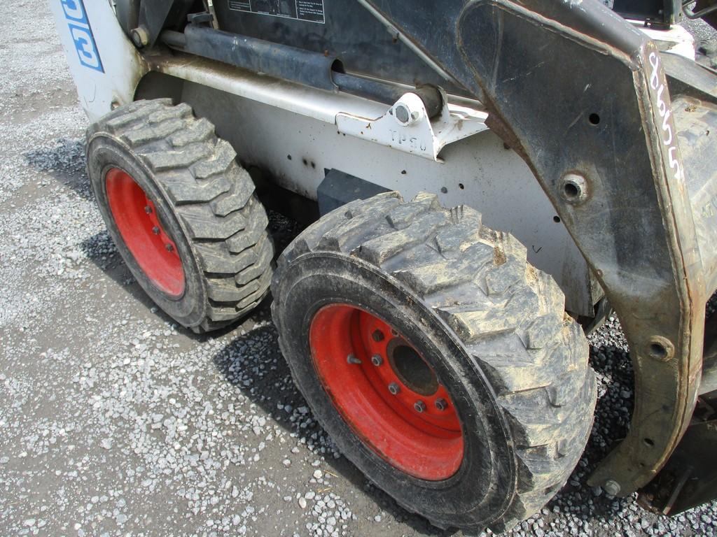 BOBCAT 7753 SKIDSTEER