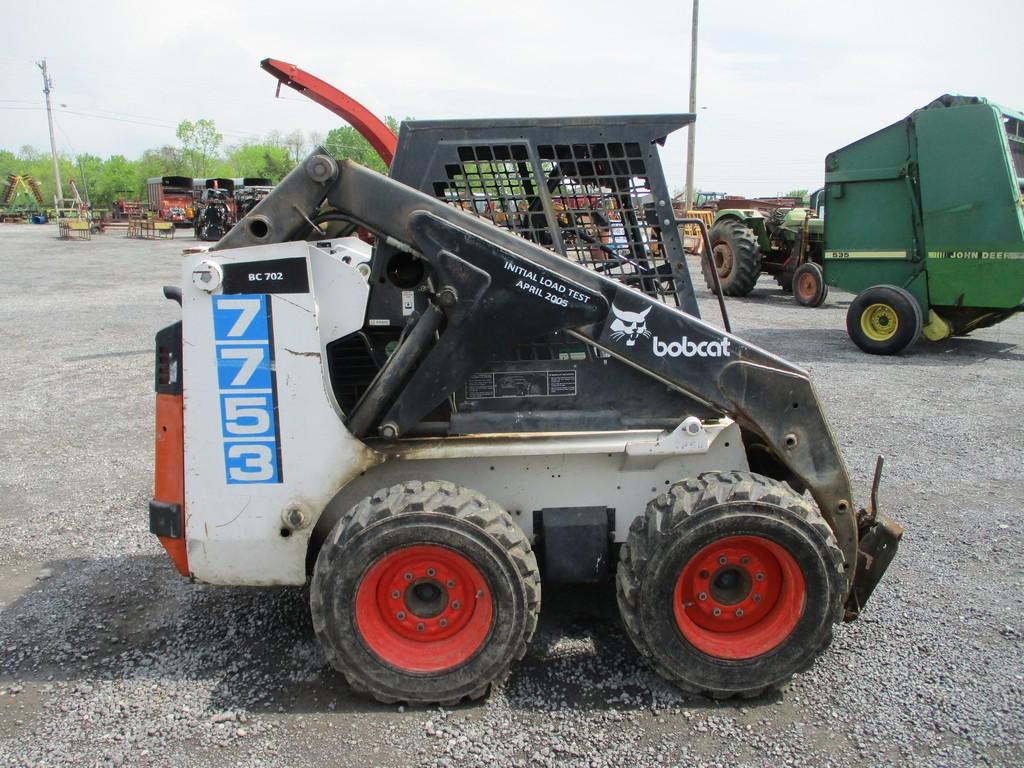 BOBCAT 7753 SKIDSTEER