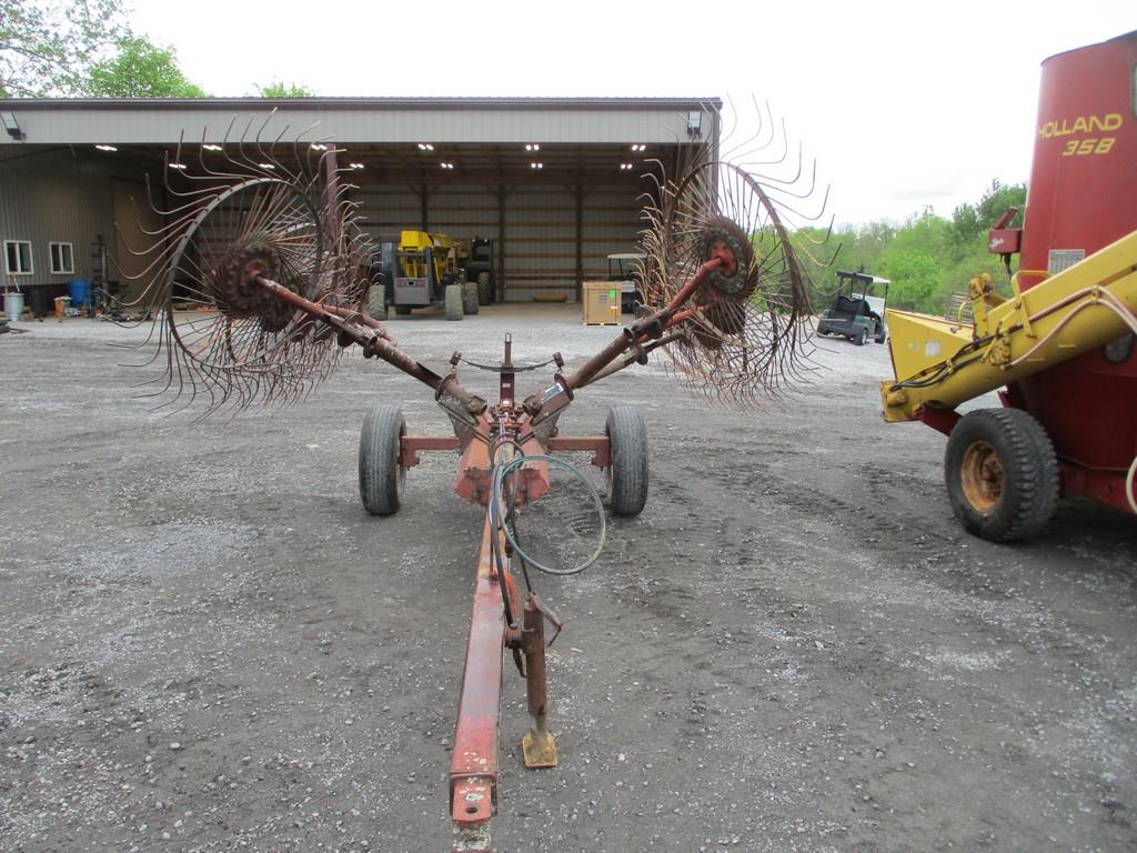 M&W 8 WHEEL RAKE