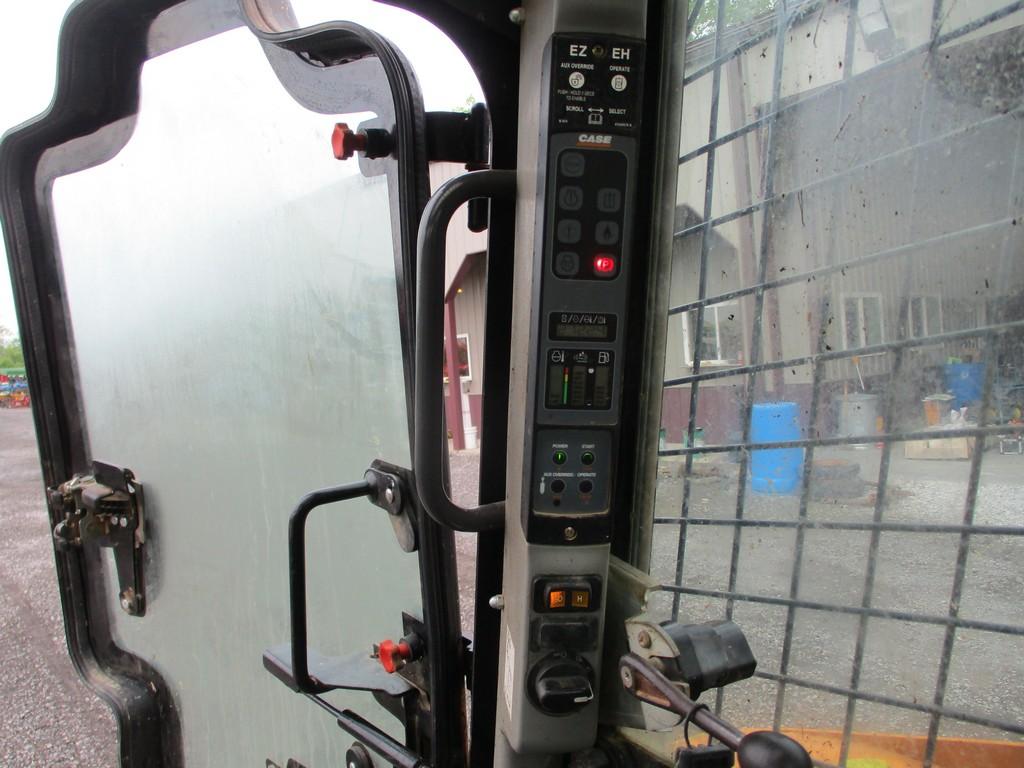 CASE TR340 TRACK SKIDSTEER