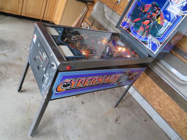 Bally Cybernaut pinball machine