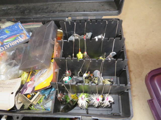 Tackle Box w/fishing lures