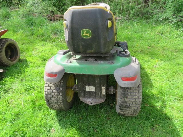 John Deere LA150 Lawn Tractor