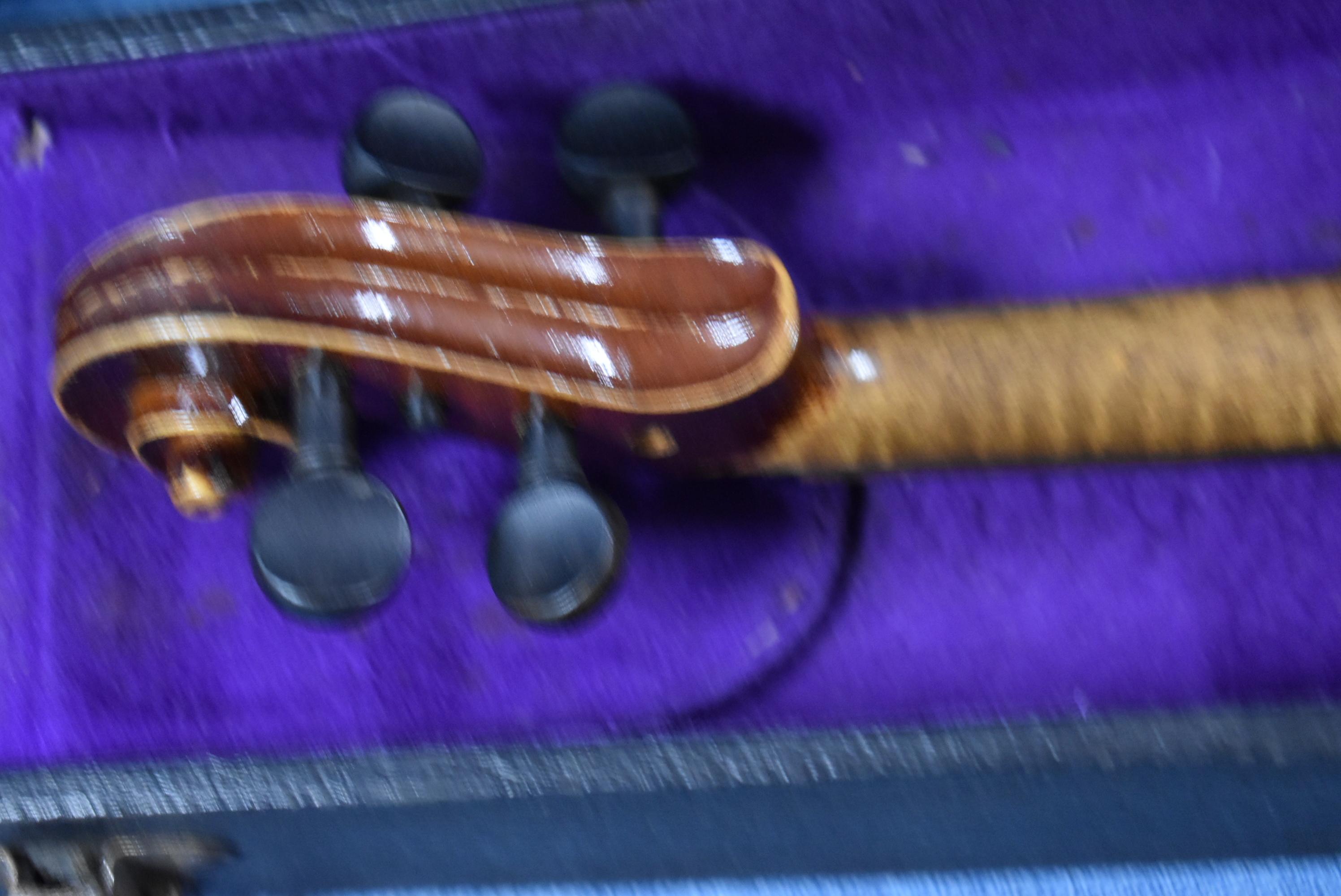 EARLY VIOLIN!