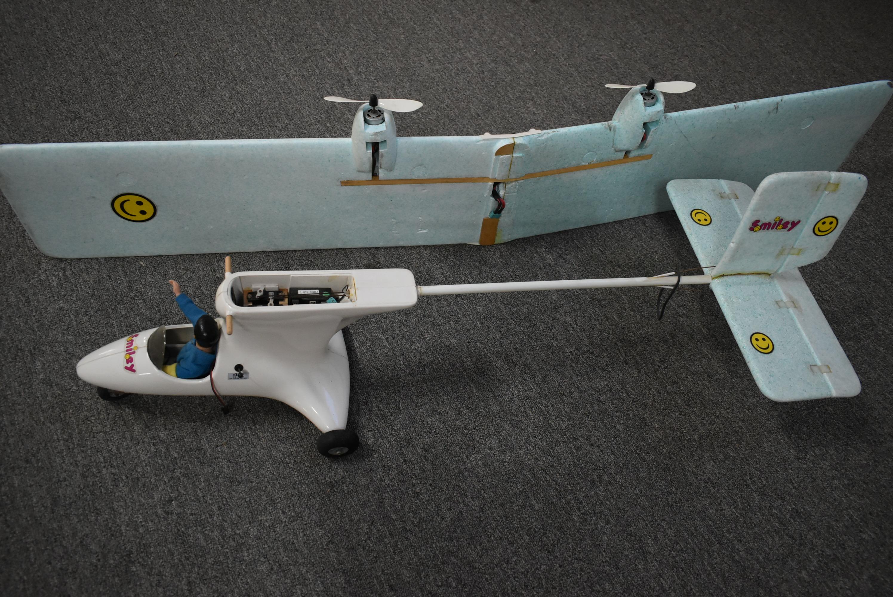 SMILEY DOUBLE ELECTRIC ENGINE PLANE!