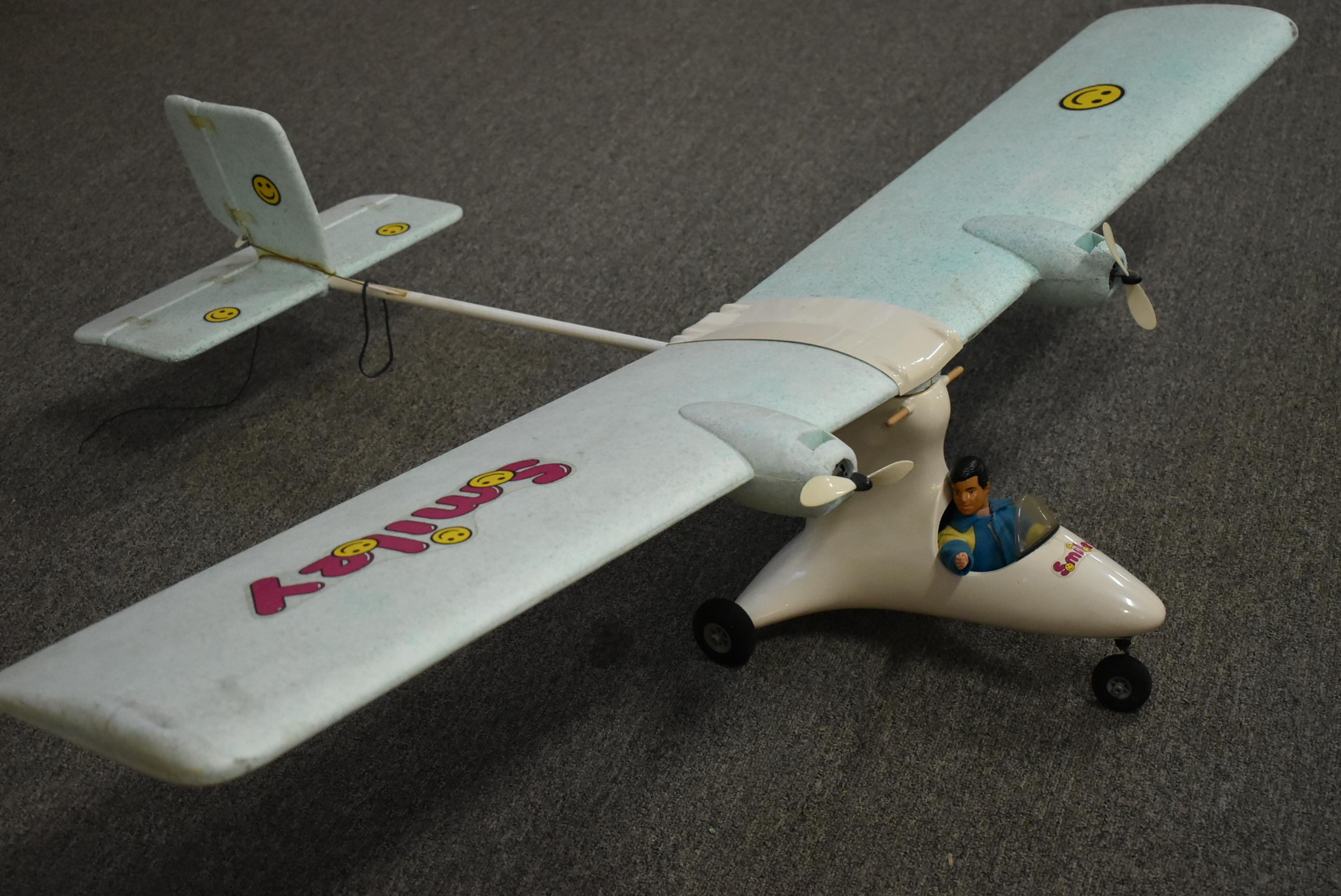 SMILEY DOUBLE ELECTRIC ENGINE PLANE!