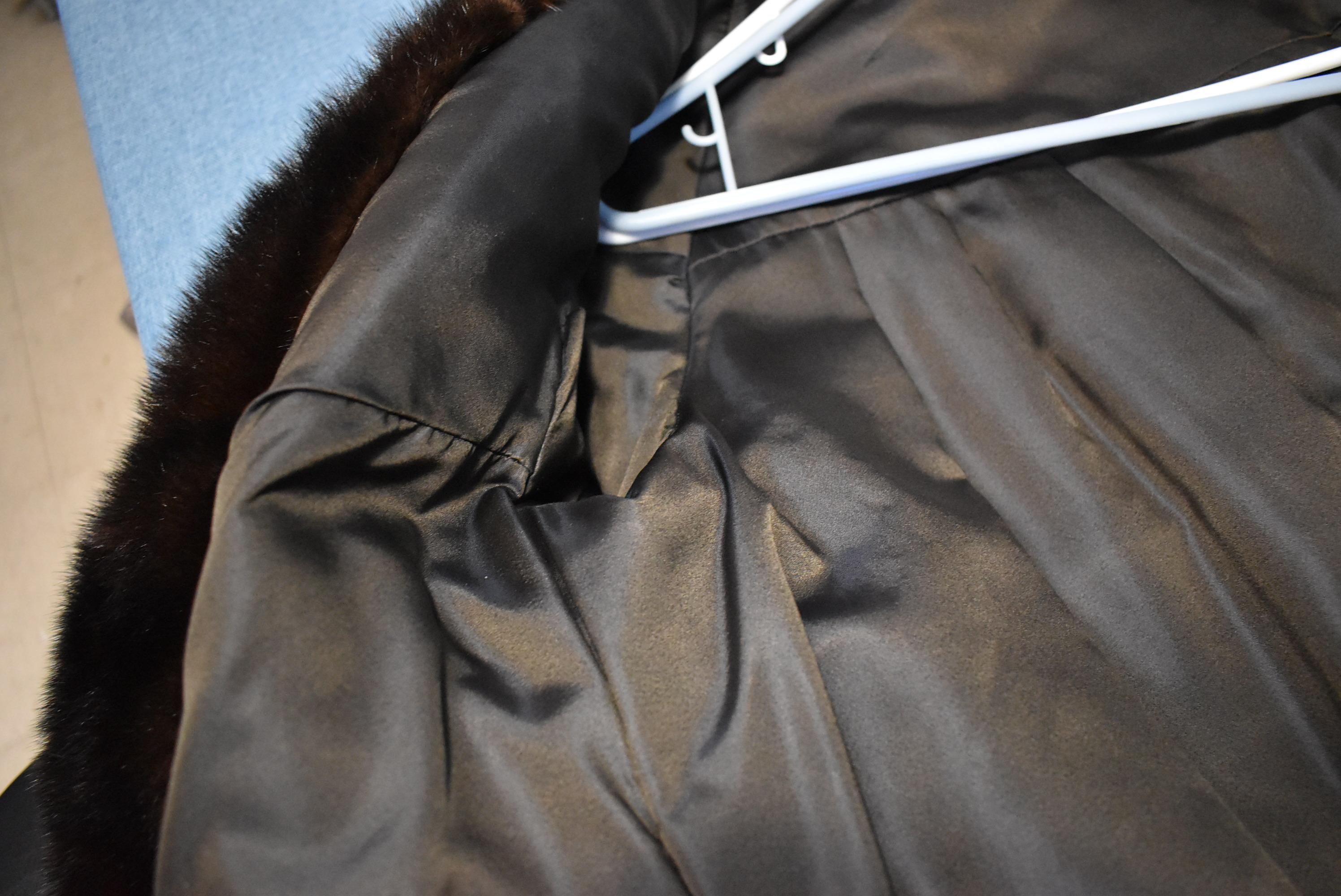 EXTRAVAGANT FUR COAT!!
