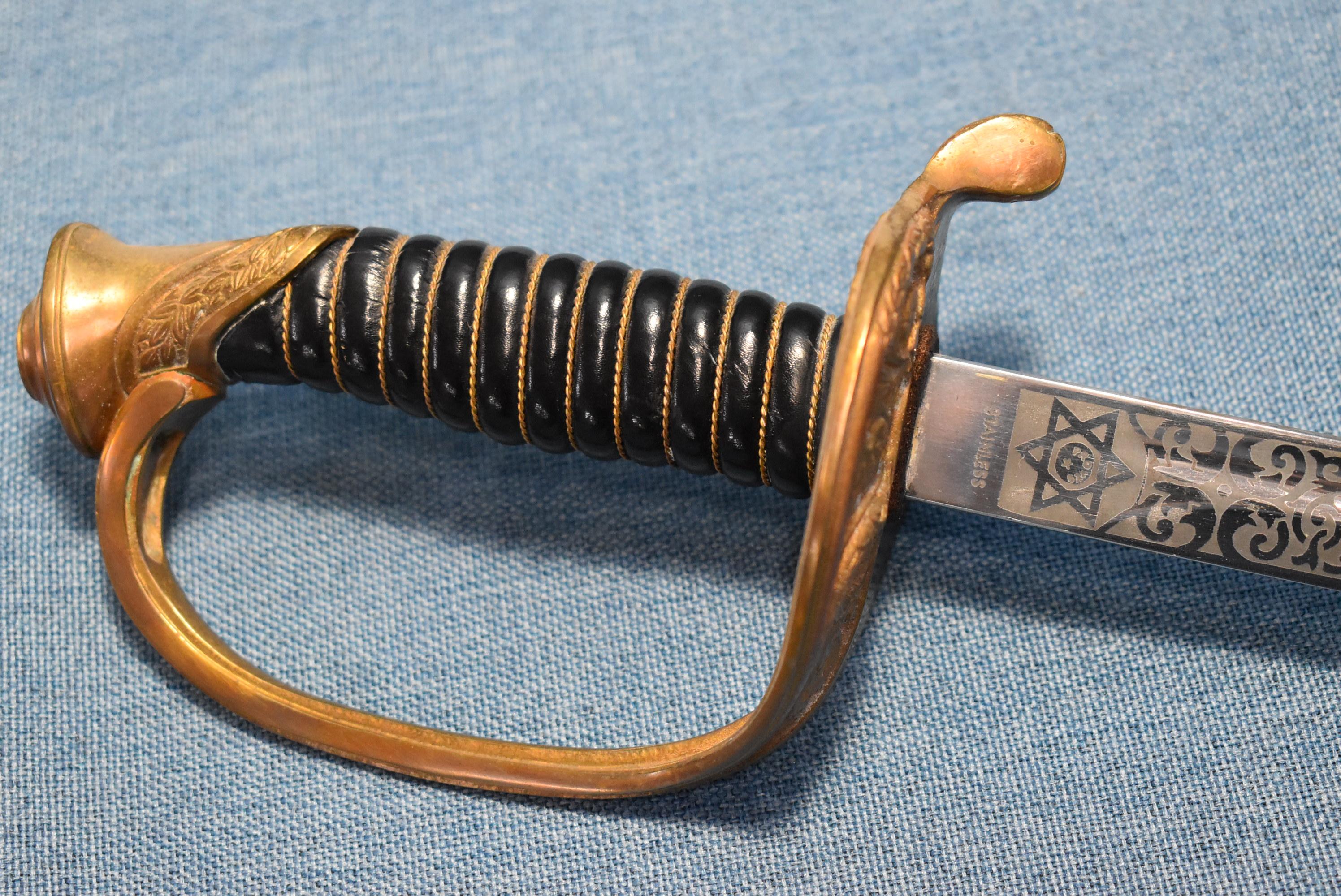 U.S. MARINE CORP SWORD & DISPLAY!!
