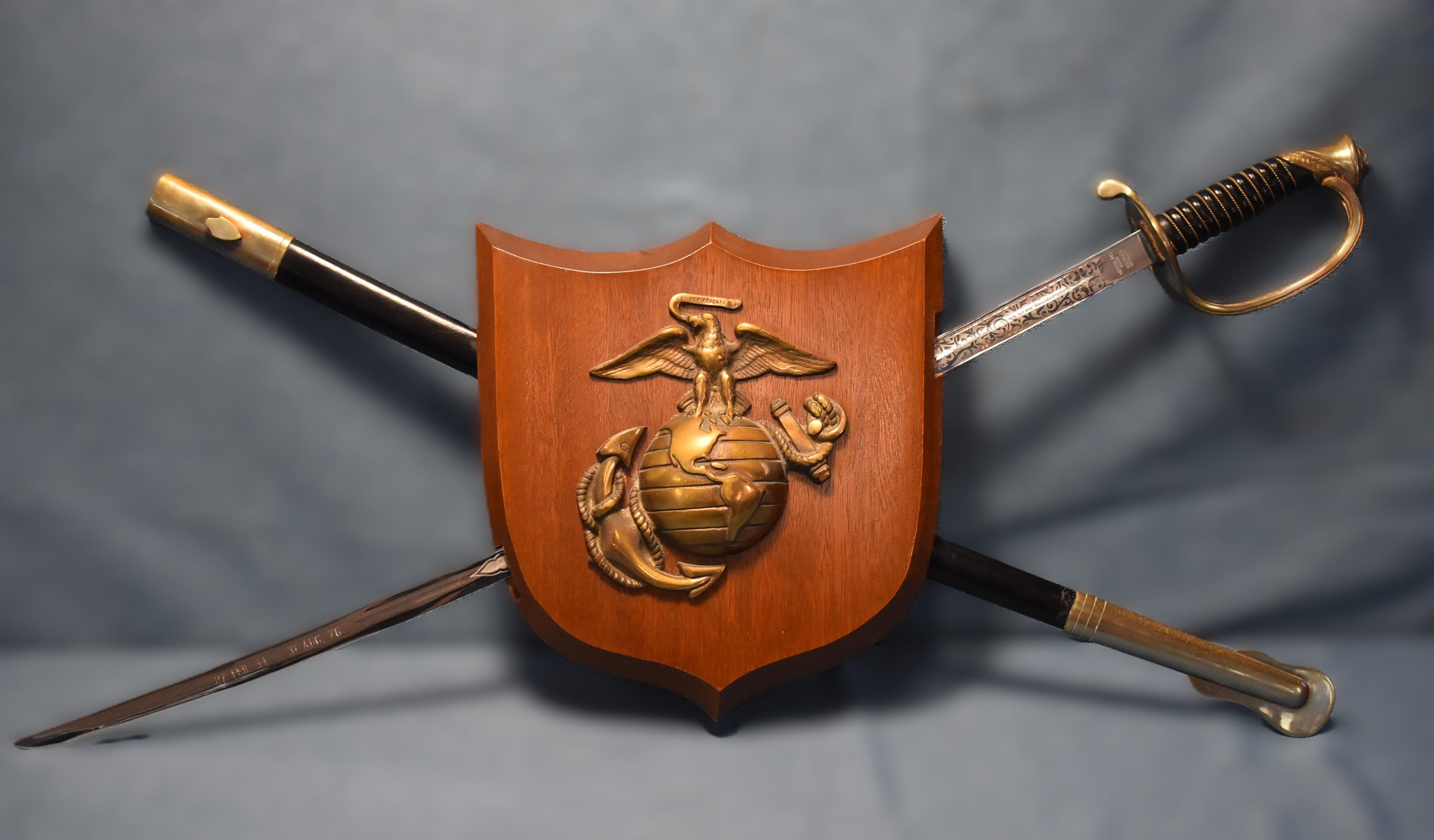 U.S. MARINE CORP SWORD & DISPLAY!!
