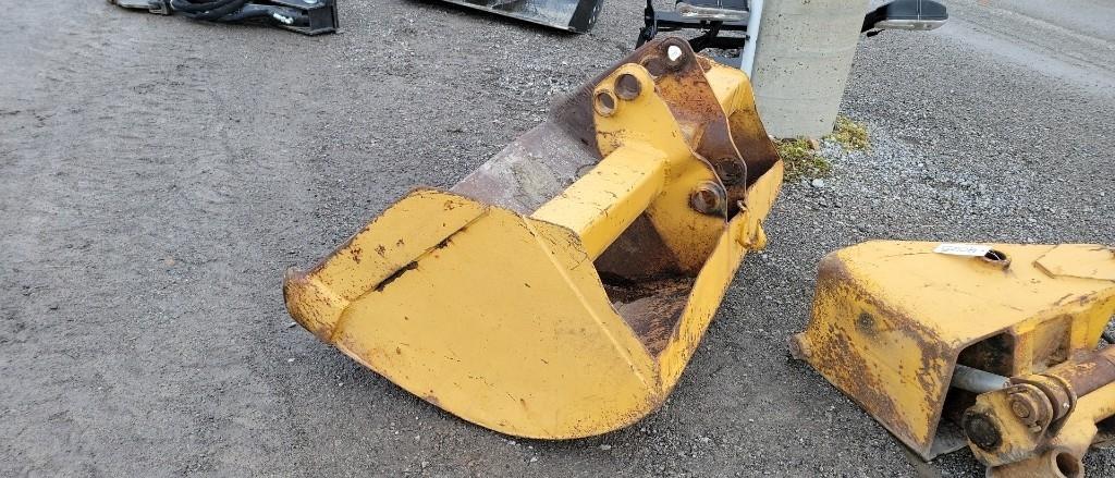 68.5" Flat Bucket