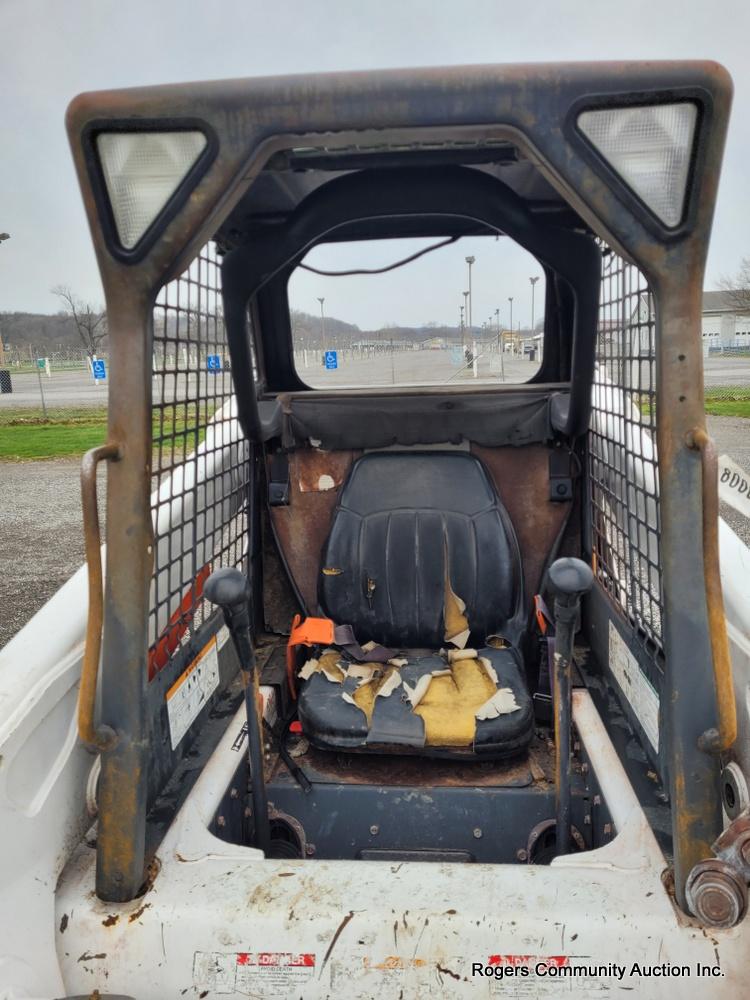 2007 Bobcat S220 Skid Loader (no bucket)