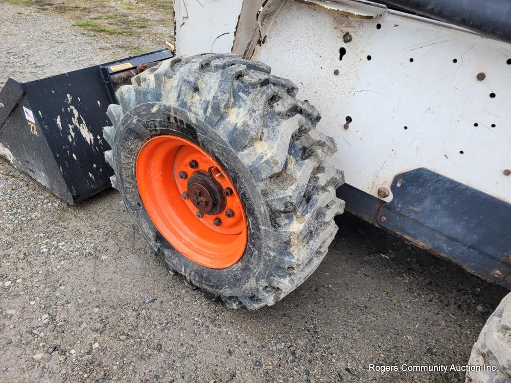 2007 Bobcat S220 Skid Loader (no bucket)