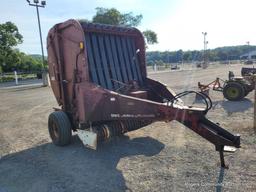 International 241 Round Baler