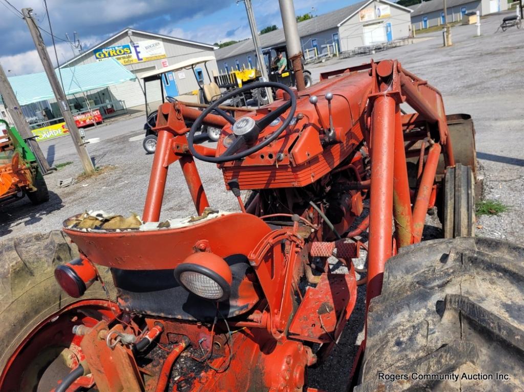 International 240 Gas Tractor W/ Loader