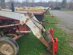 International 444 Gas Tractor Tractor w/ Loader