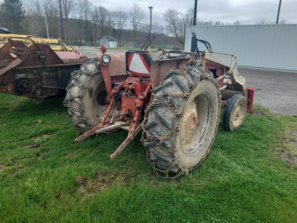 International 444 Gas Tractor Tractor w/ Loader