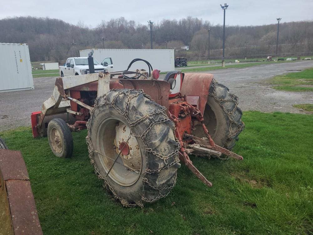 International 444 Gas Tractor Tractor w/ Loader