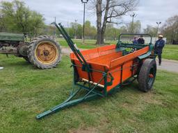 New Idea Ground Drive Manure Spreader