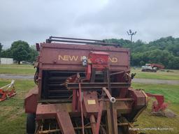 New Holland 845 Round Baler