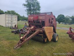 New Holland 845 Round Baler