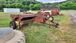 New Holland 273 Hayliner Square Baler