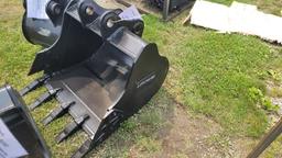 Landhero 30" Mini Excavator Bucket