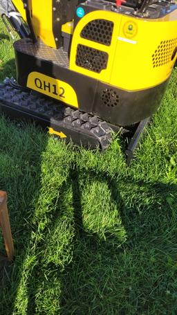AGT QH12 Mini Excavator