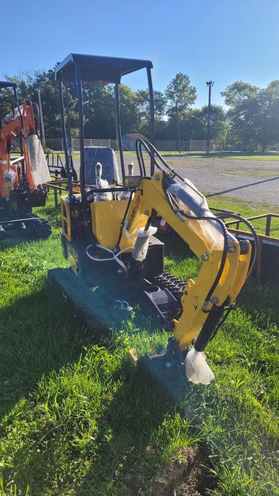 AGT QH12 Mini Excavator
