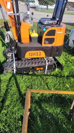 AGT QH12 Mini Excavator