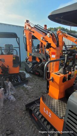 AGT L12 Mini Excavator