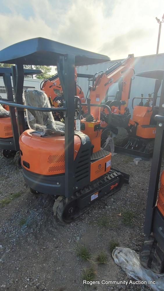 AGT L12 Mini Excavator