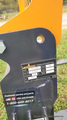 LandHonor 3500lb Fork Attachment