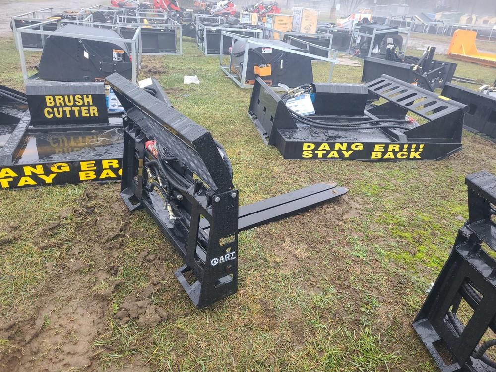 AGT Pallet Forks w/ Hydraulic Adjustment