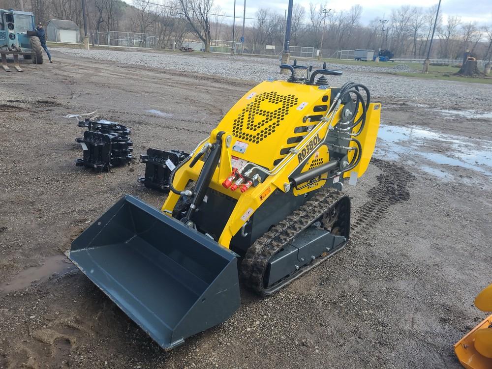 Roda RD380L Mini Skid Loader