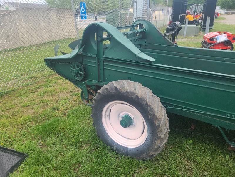 Oliver Ground Drive Manure Spreader