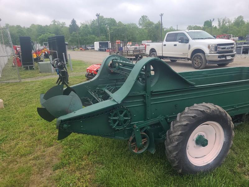 Oliver Ground Drive Manure Spreader