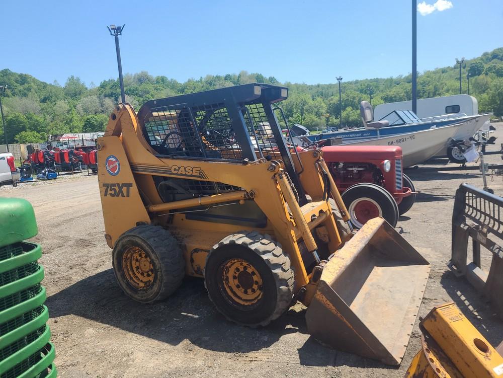 Case 75XT Skid Steer