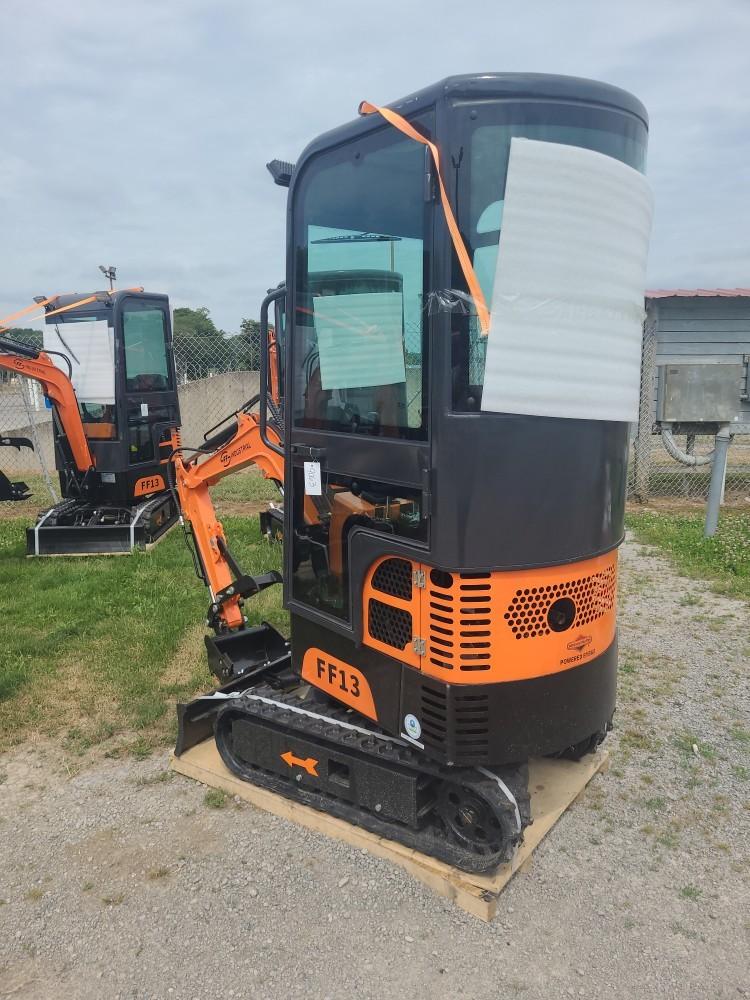 FF Ind. FF13 Mini Excavator w/ Full Cab