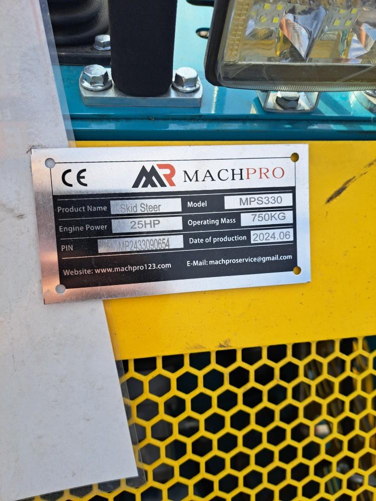 Machpro MPS330 Skid Loader