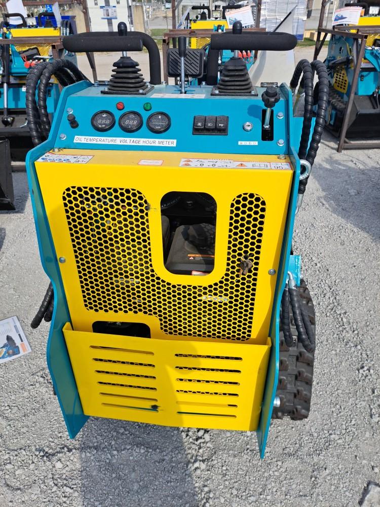 Machpro MPS330 Skid Loader