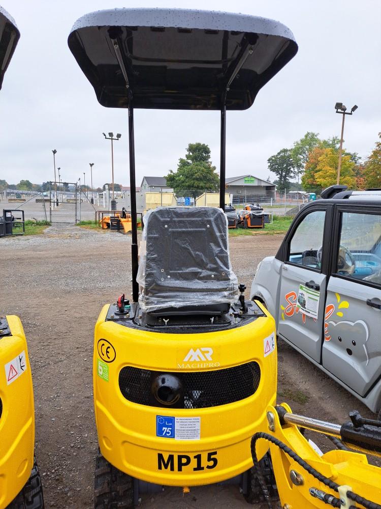Machpro MP15 Mini Excavator w/ Thumb