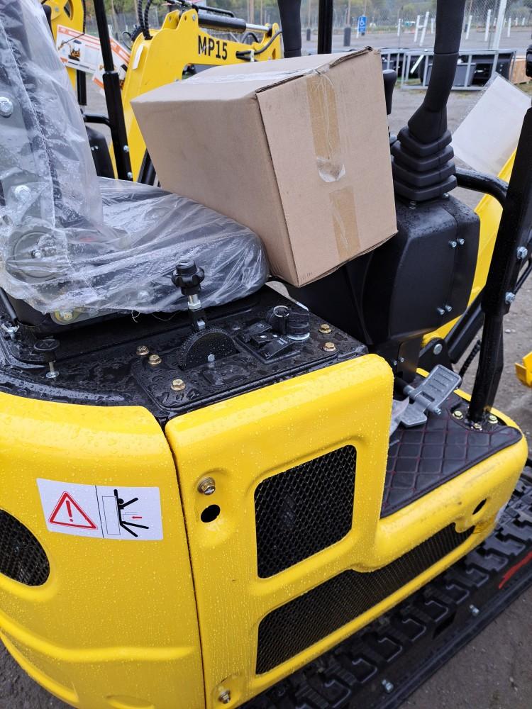 Machpro MP15 Mini Excavator w/ Thumb